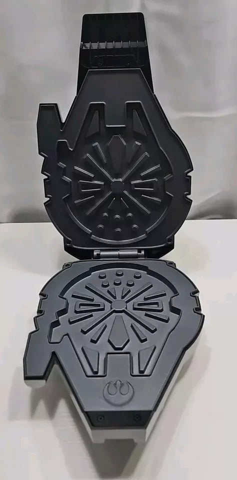 Star Wars Millennium Falcon Round Waffle Maker