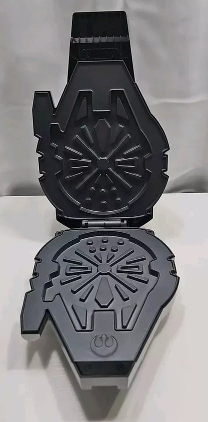Star Wars Millennium Falcon Round Waffle Maker